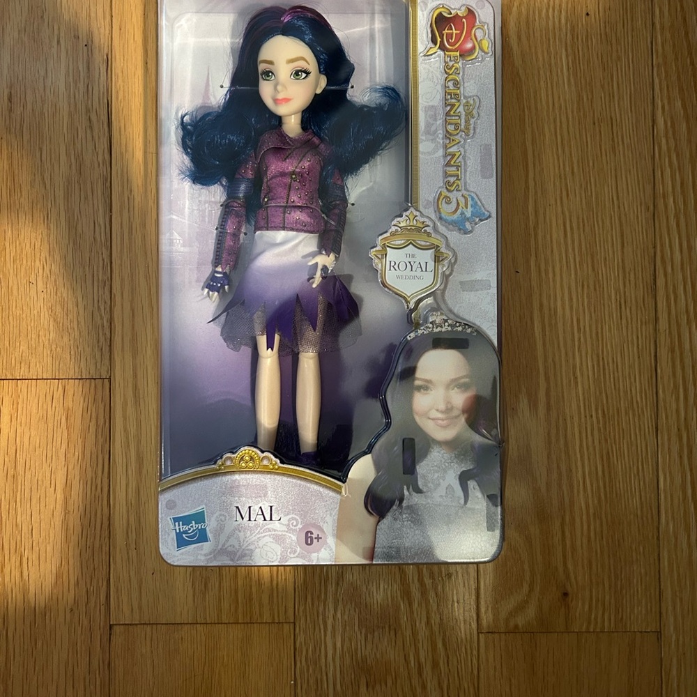 Disney Descendants Mal Doll with Purple and Black Outfit NIB